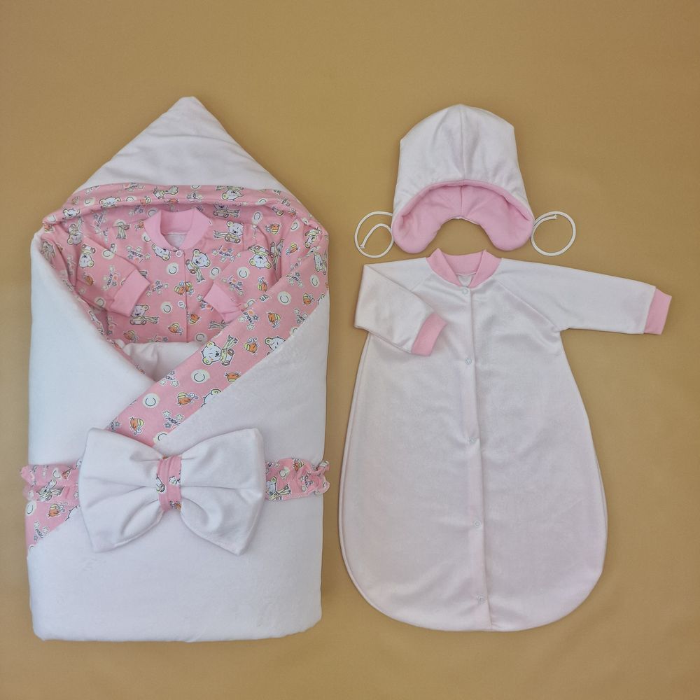Комплект на выписку 7 пр: одеяло+уголок+конверт+кофточка+шапочка+ползунки+бант артикул анонс 1884в-1-2_о_05