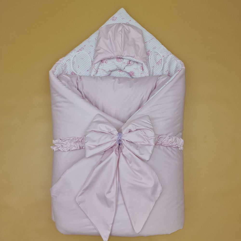 Комплект на выписку 5 пр: одеяло+комбинезон+шапочка+чепчик+бант артикул анонс 1892д-2-2_к_05