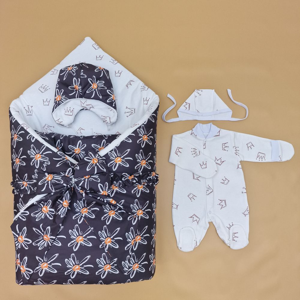 Комплект на выписку 5 пр: одеяло+комбинезон+шапочка+чепчик+бант артикул анонс 1892д-2-2_к_42