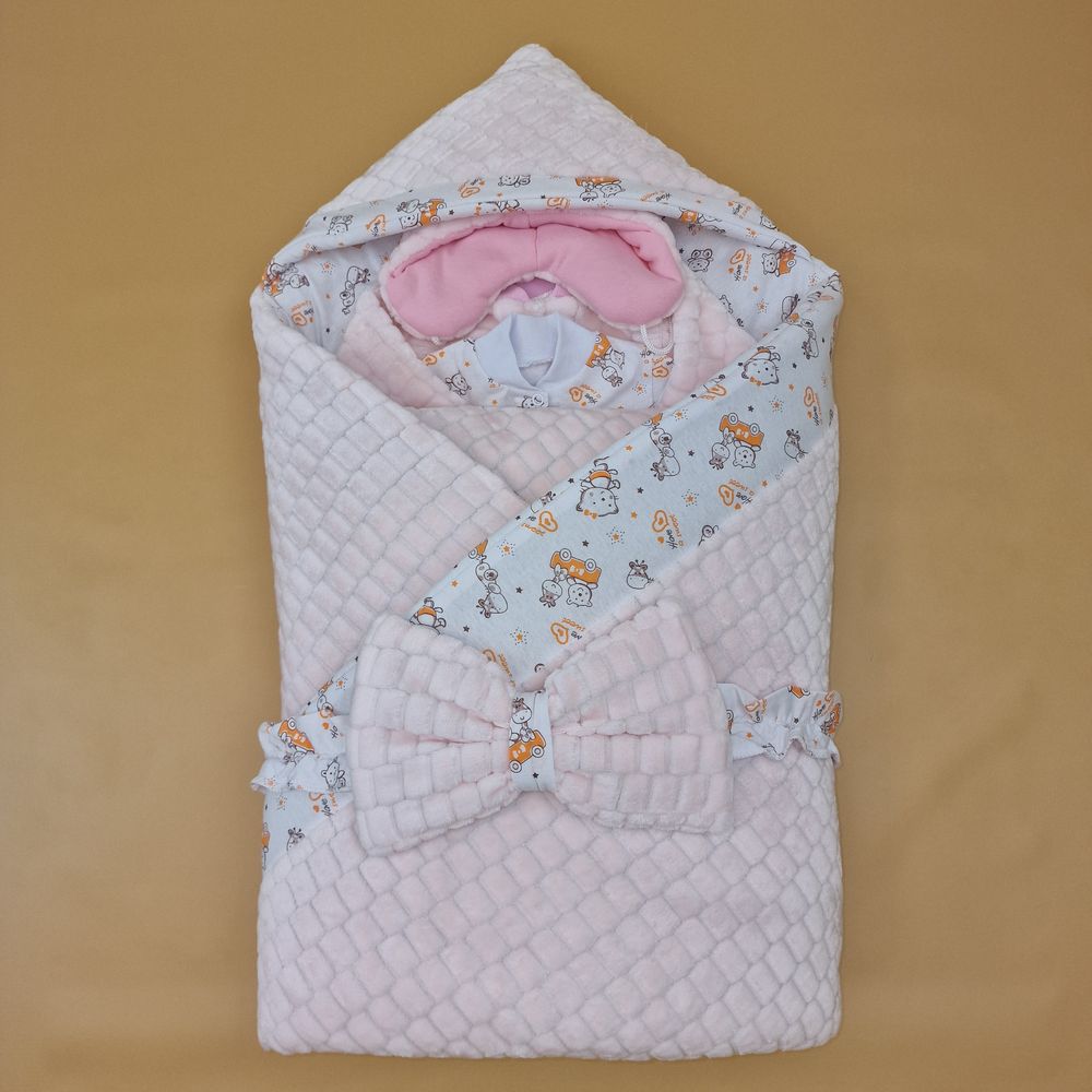 Комплект на выписку 7 пр: одеяло+уголок+конверт+кофточка+шапочка+ползунки+бант артикул анонс 1884в-1-1_о_16