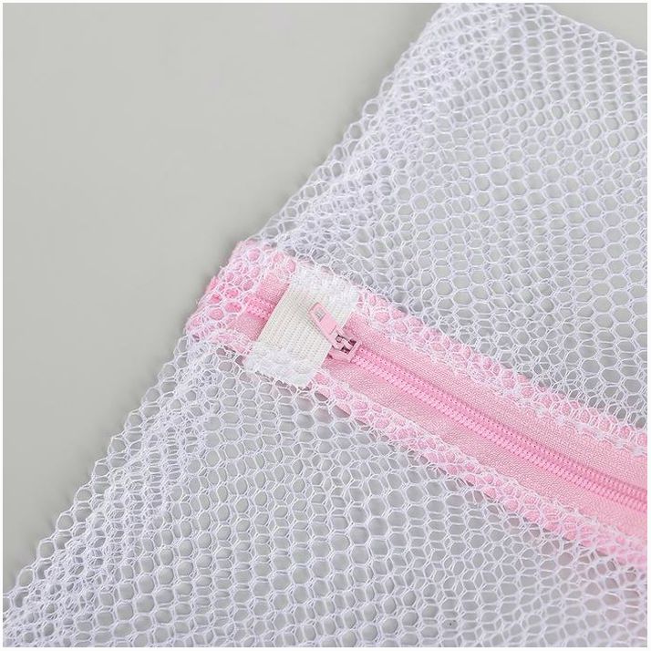 Картинка Мешок для стирки белья Доляна, 30?40 см, крупная сетка, цвет белый (№558227) от магазина Мир детей Товары для Новорожденных