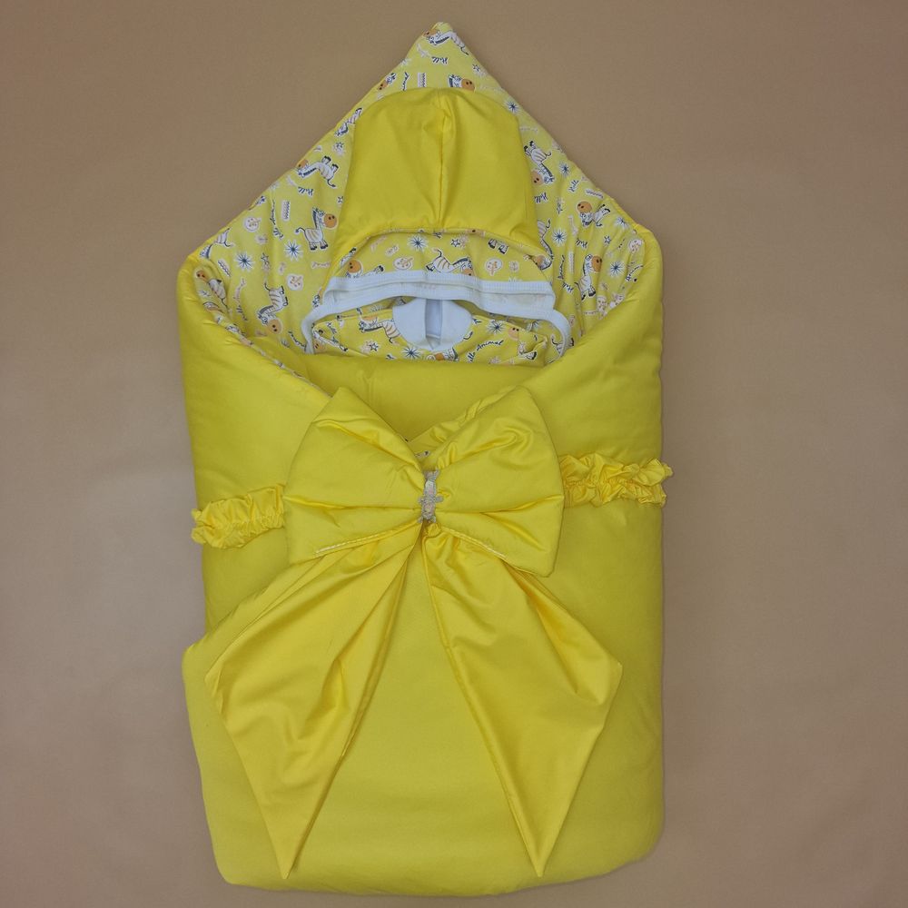 Комплект на выписку 5 пр: одеяло+комбинезон+шапочка+чепчик+бант артикул анонс 1892д-2-2_к_27