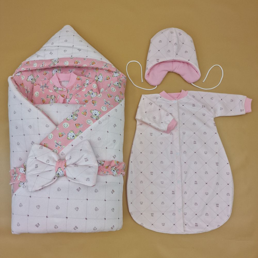 Комплект на выписку 7 пр: одеяло+уголок+конверт+кофточка+шапочка+ползунки+бант артикул анонс 1884в-1-1_о_14