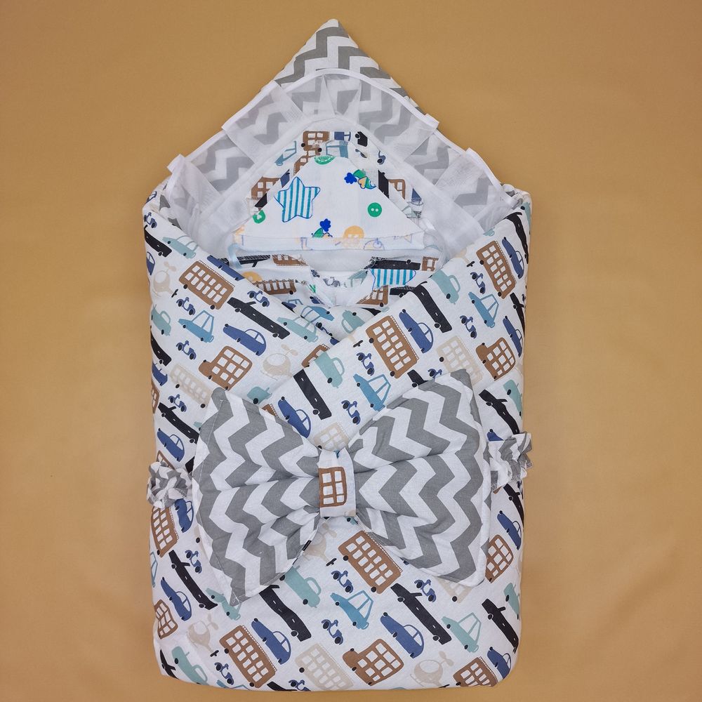 Комплект на выписку 11 пр: одеяло+уголок+2 пеленки+3 распашонки+3 чепчика+бант артикул анонс 1887б-2-1_о_02