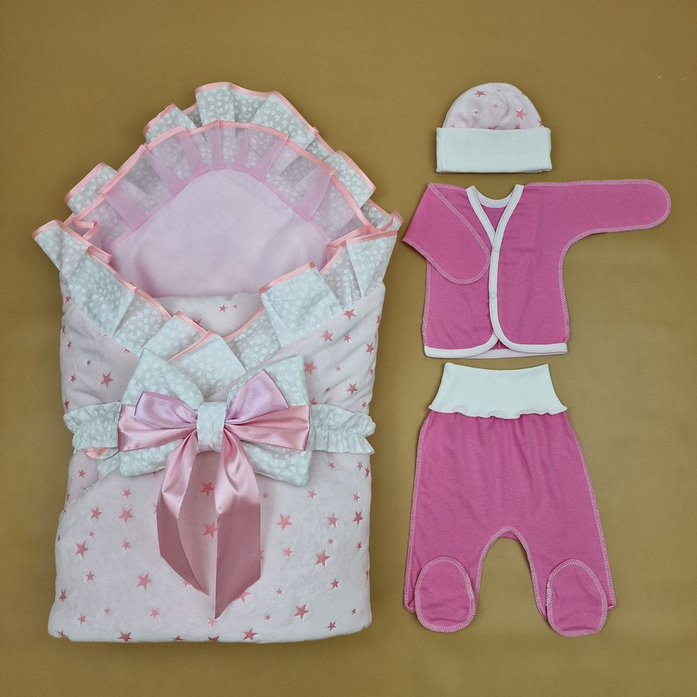 Комплект на выписку 7 пр: одеяло+уголок+ползунки+пеленка+распашонка+шапочка+бант (двухсторонний) артикул анонс 1877в-1-1_о_16