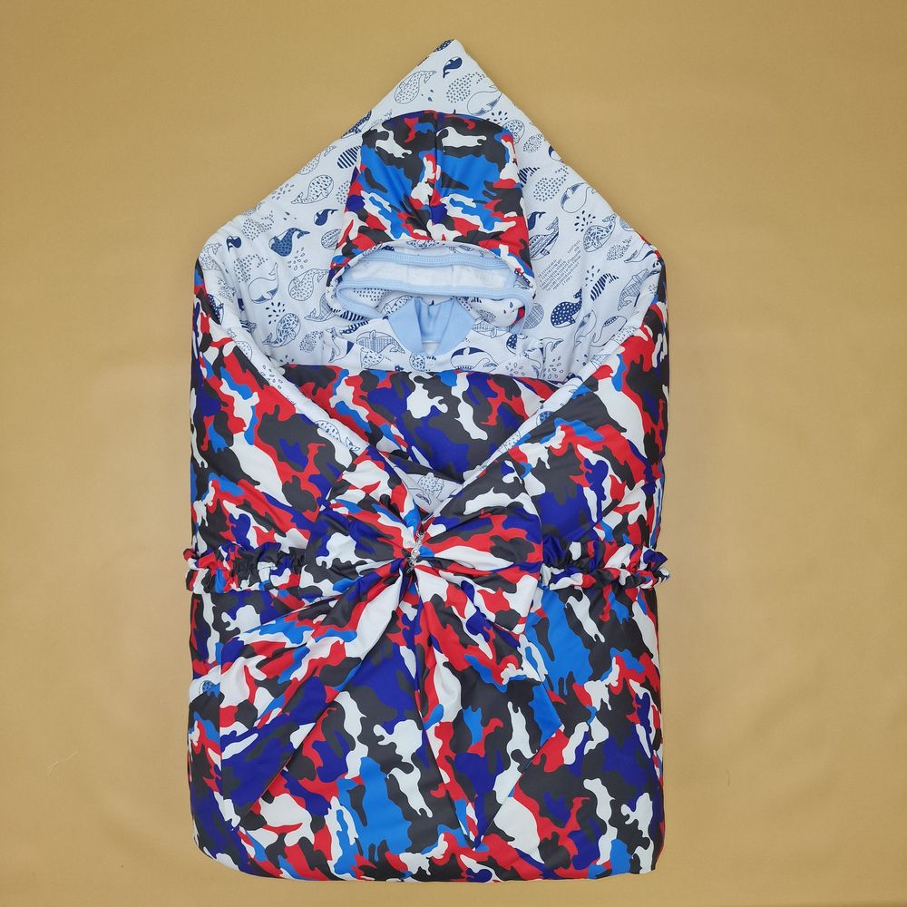 Комплект на выписку 5 пр: одеяло+комбинезон+шапочка+чепчик+бант артикул анонс 1892д-2-2_к_39