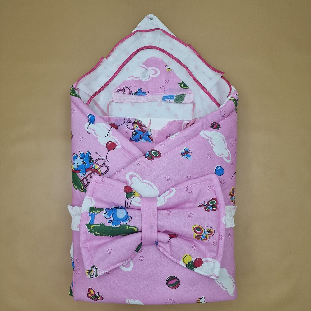 Комплект на выписку 5 пр: одеяло+уголок+пеленка+распашонка+чепчик+бант-подушка артикул анонс 1890б-1-2_к_04