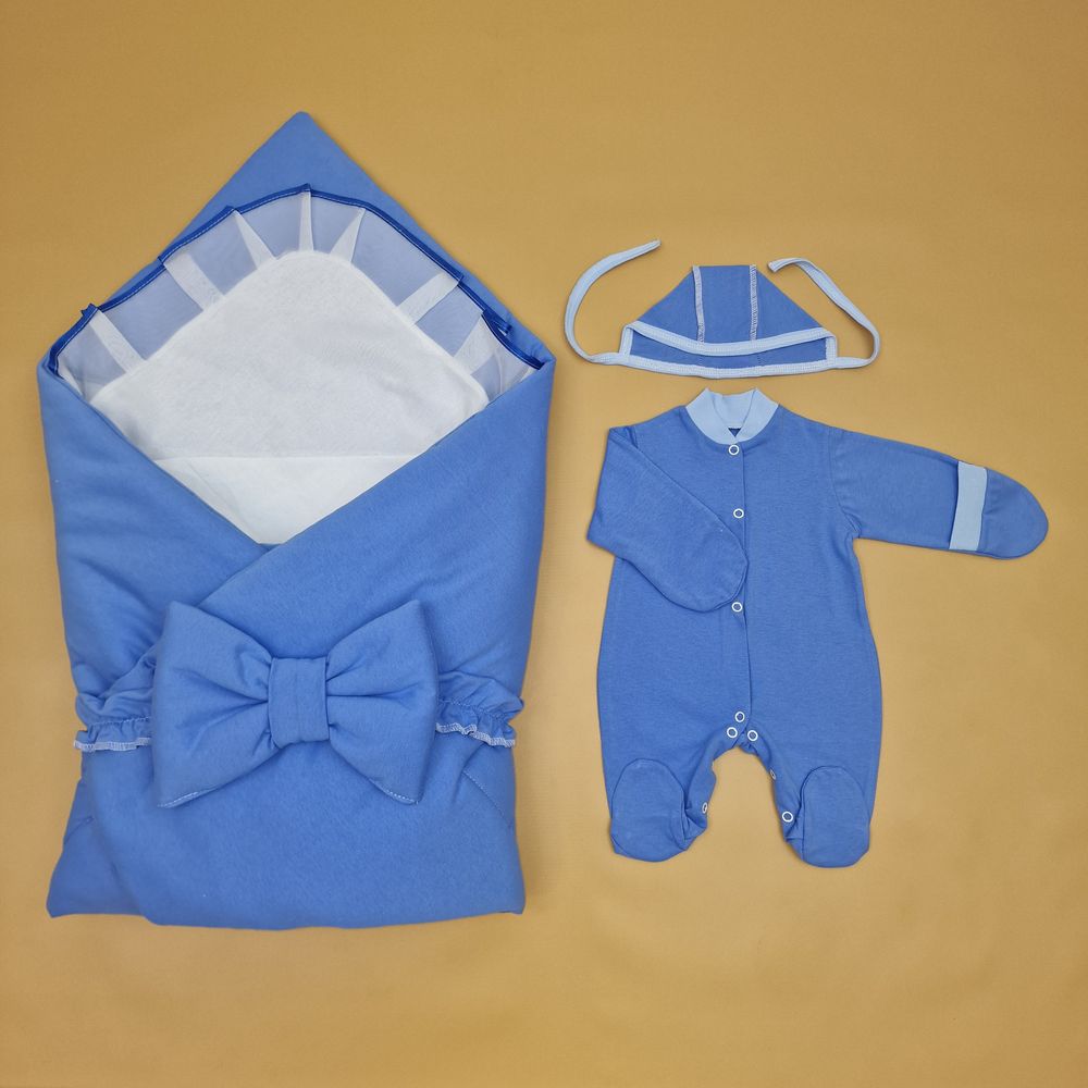 Картинка Конверт комплект на выписку 5 пр: одеяло+уголок+комбинезон+чепчик+бант (№1893к-0-1_к) цвета в ассортименте от магазина Мир детей Товары для Новорожденных