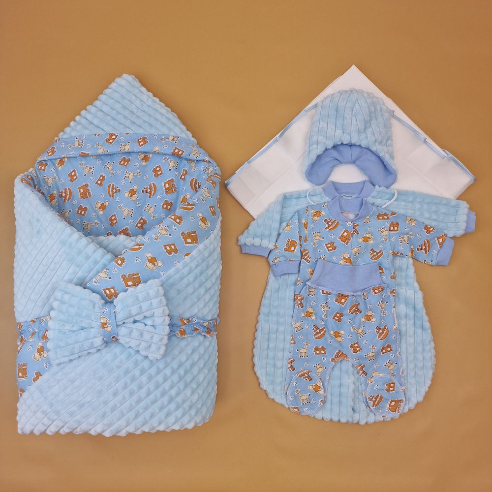 Комплект на выписку 7 пр: одеяло+уголок+конверт+кофточка+шапочка+ползунки+бант артикул анонс 1884в-1-1_о_03