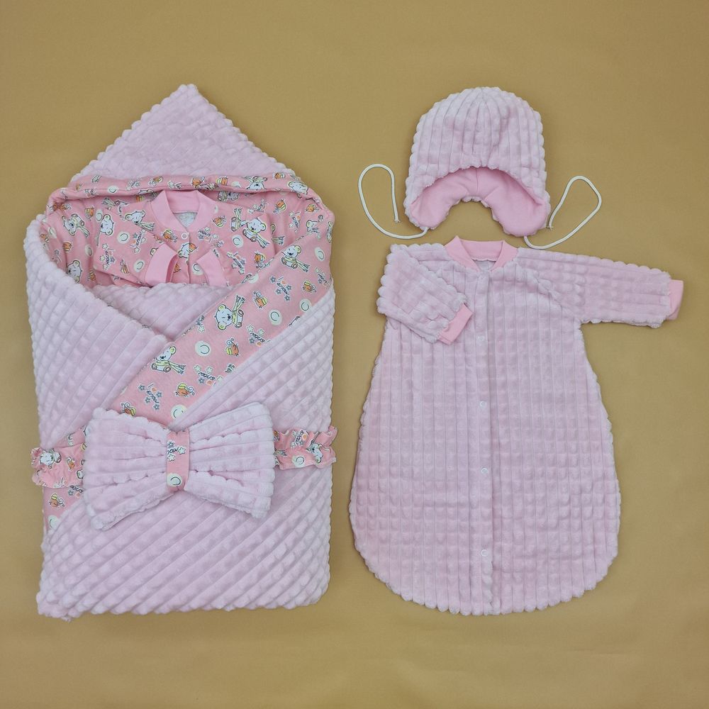 Комплект на выписку 7 пр: одеяло+уголок+конверт+кофточка+шапочка+ползунки+бант артикул анонс 1884в-1-1_о_11